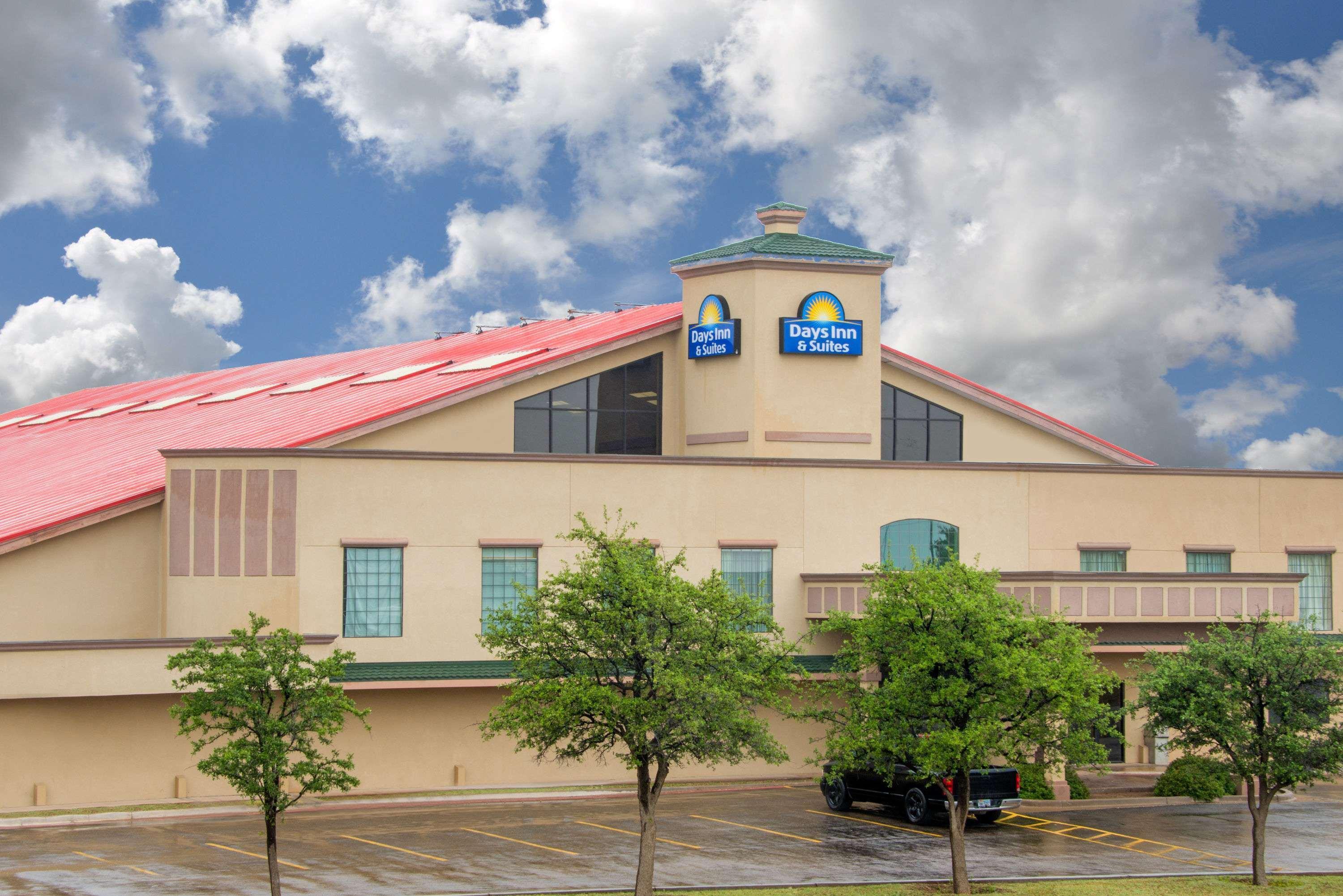 Days Inn By Wyndham Lubbock South Exterior photo